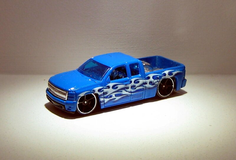 Chevrolet chevy silverado (Hotwheels 2013)