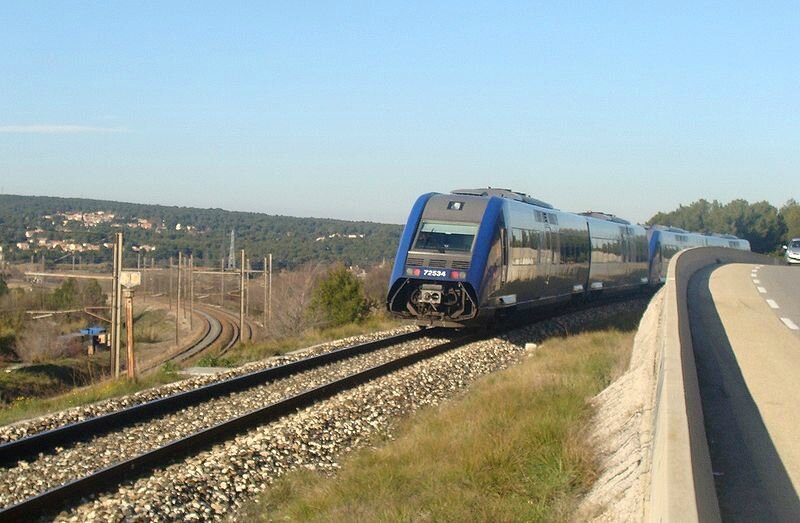 800px-Ligne-Rognac-Aix42