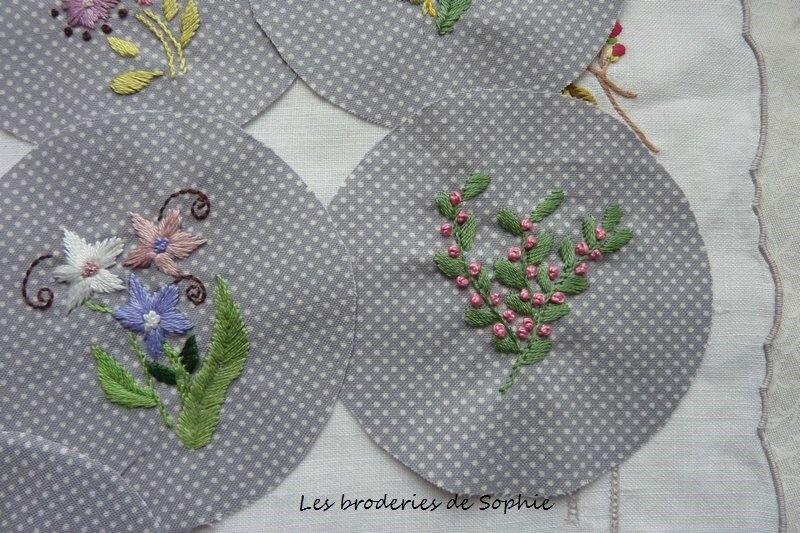 Broches brodées (4)