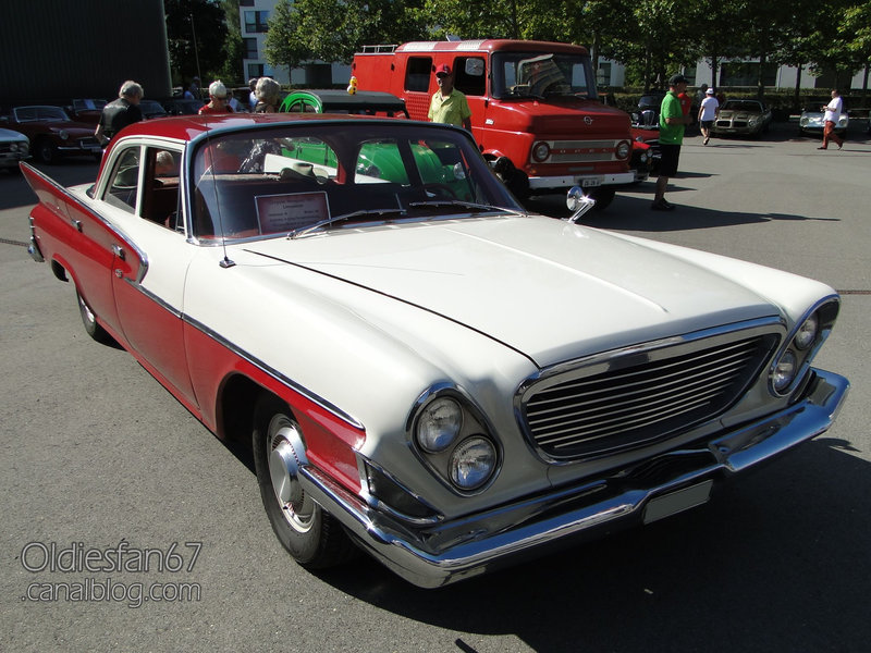 Chrysler Newport 4door sedan-1961-01