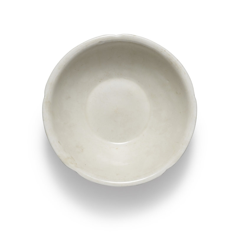 A 'Xing' white-glazed foliate bowl, 10th century