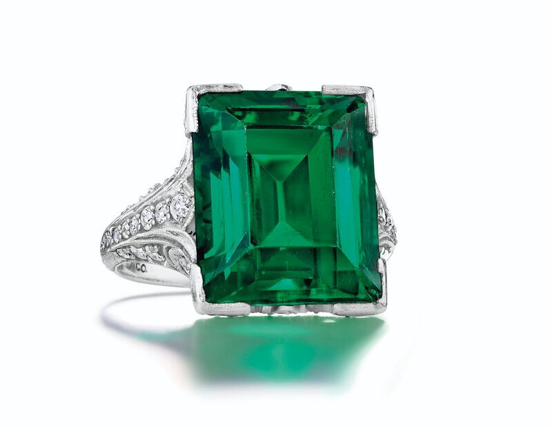 2019_NYR_17465_0451_001(the_dupont_emerald_an_important_belle_epoque_emerald_and_diamond_ring)