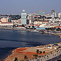 Luanda, la perle de l'Afrique (13/26). La « Marginal », une promenade du front de mer à la dérive.