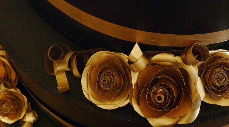 Roses or , déco de gâteau en carton, ©Kalifragili (tous droits réservés) 