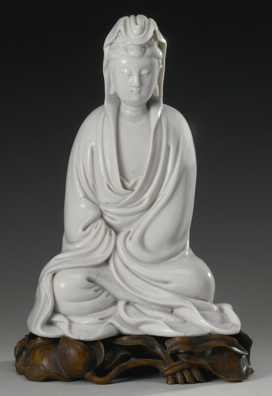 A 'Dehua' figure of seated Guanyin, Qing dynasty, 17th century4