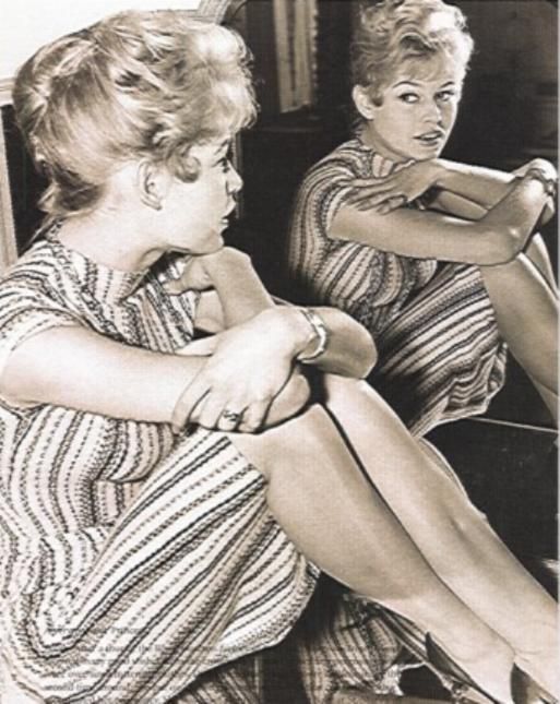 1956-10-30-londres-savoy_hotel-014-1