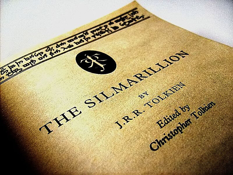 800px-Silmarrillion,_Just_under_the_Cover