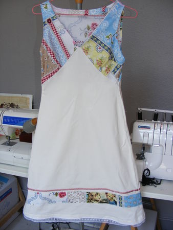 robe_blanc_et_patch_t_7__9_