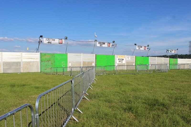 Glastonbury festival 2014 Pilton before openning gates superfences