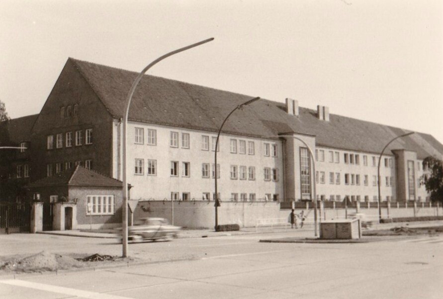1964 Quartier Napoléon 003 Berlin Entrée Porte des Chars