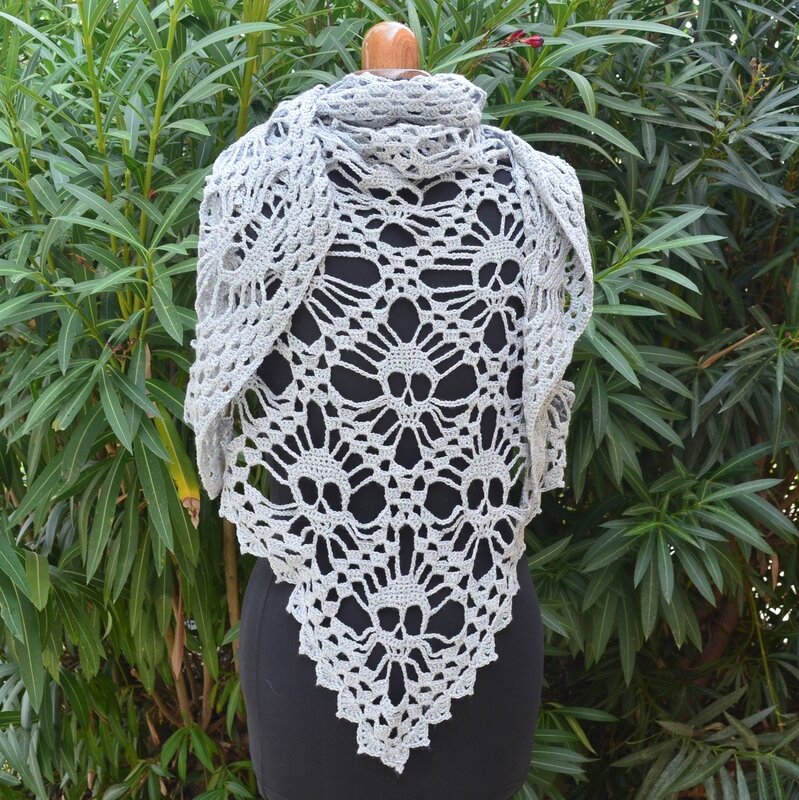 Skull_shawl_ch_le_skull_La_chouette_bricole__10_