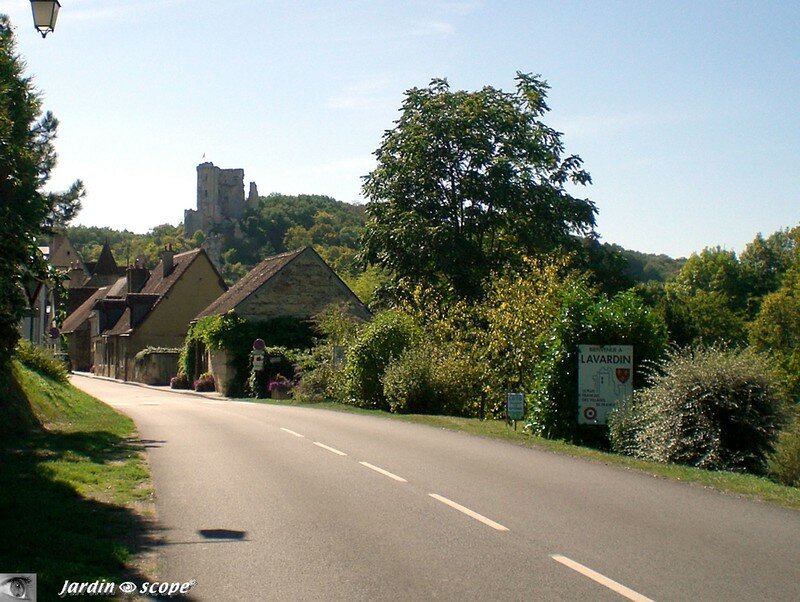 Entrée du village en venant de Sasnières