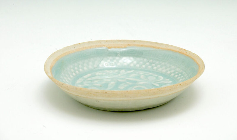 Small Circular Dish with Decoration of Two Fish Swimming Amidst Blossoming Lotus Plants, Southern Song-Yuan dynasty (1127-1368) (2)