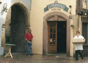 Colmar, le matin devant le Pub