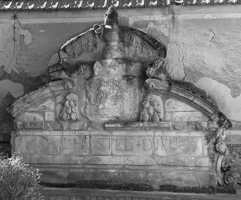 93-02-09 1 Hôtel Dieu 3