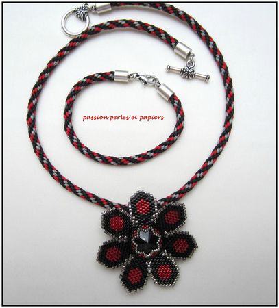 parure kumihimo rouge noir avec fleur minuetto 1