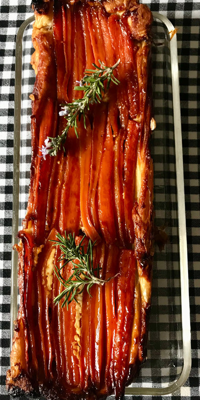 tatin de carottes, chèvre frais, noix