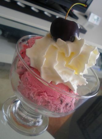 Glace cerise tracciatella