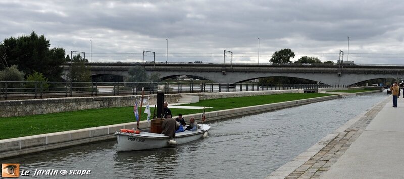 Canal d'Orléans et le Pont Thinat