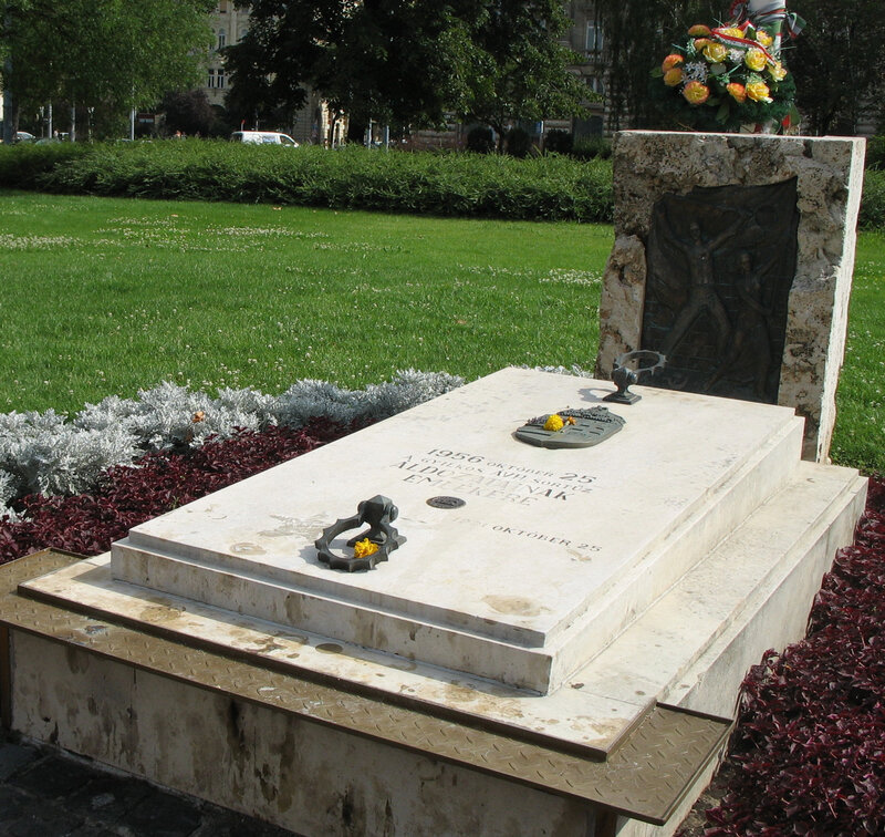 Budapest, tombe de Aldozatainak_Emlekere (Hongrie)