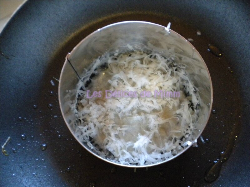 Comment faire des corolles en tuile de parmesan 3