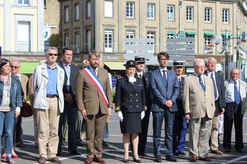 commémoration appel 18 juin Avranches 1940 2014 place littré