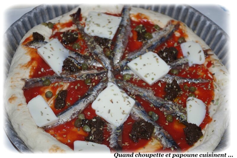 pizzas aux anchois, câpres et olives-8267