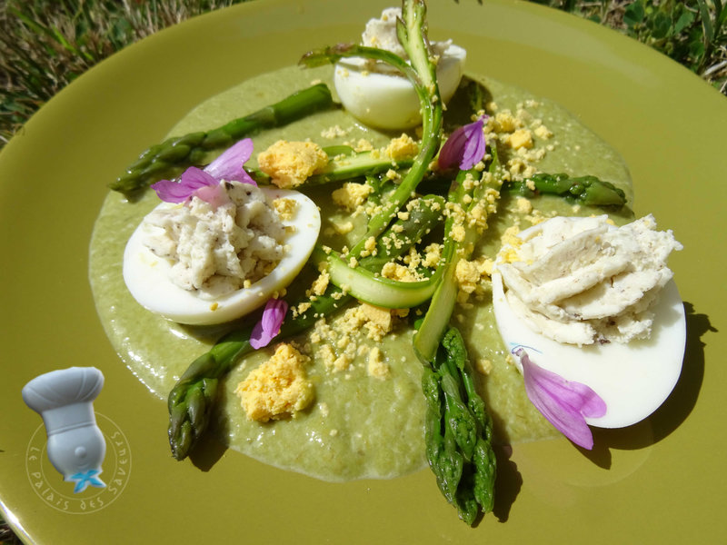 Oeuf mimosa, asperges, chantilly truffée