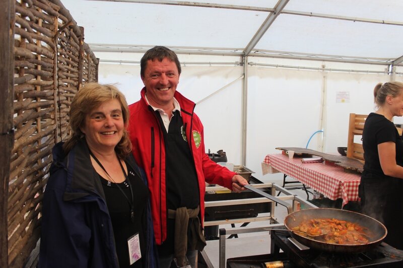 Glastonbury festival John Peel Stage Med Kitchen Events Susan Heinekens et Neil Smith