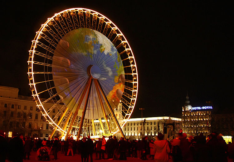 06a - Arrivée place Bellecourt, la grande roue