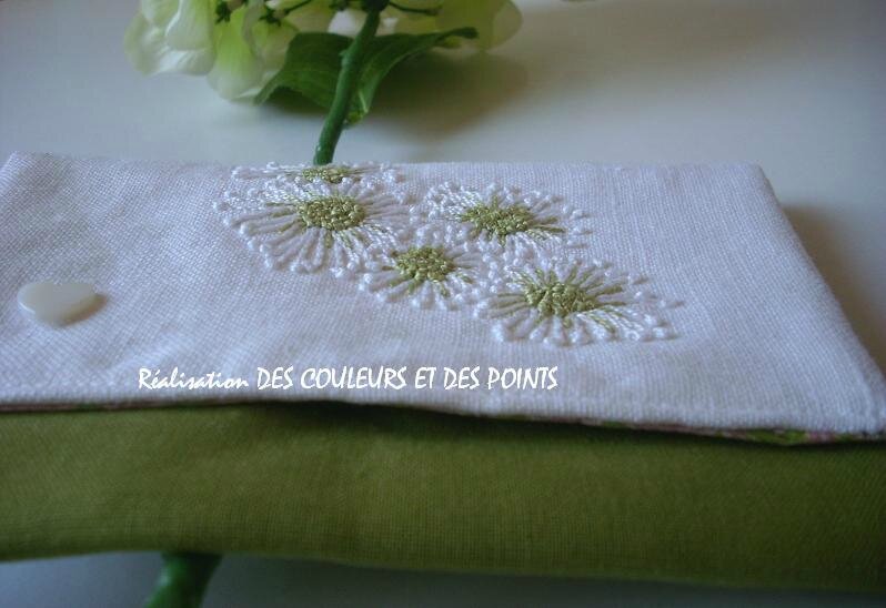 pochette vert blanc détails 2 BIS