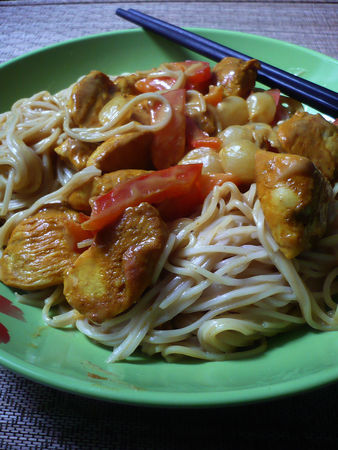 Nouilles et poulet sauce satay recettes plats Poulet au Satay express et petit épeautre