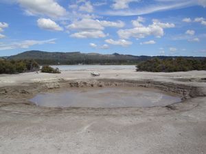 Lake Rotorua - Cameron's Laughing Gas Pool