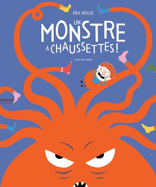 un monstre chaussettes
