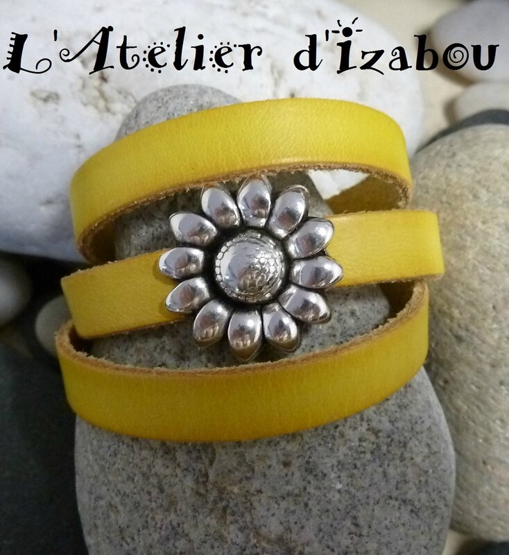 P1190248 Bracelet femme triple tour de poignet cuir jaune et fermoir fleur tournesol