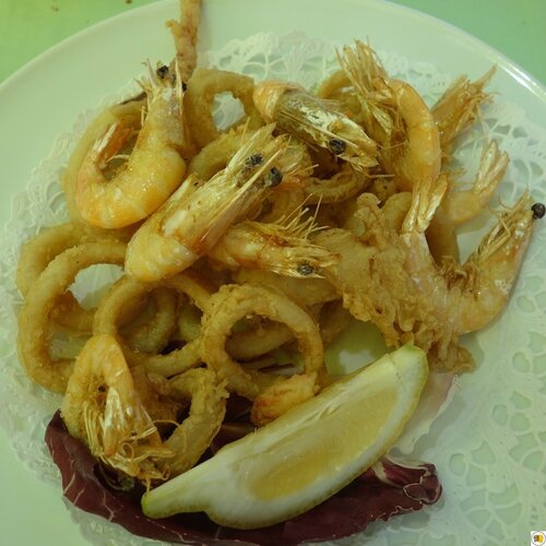 Calamars et crevettes en friture