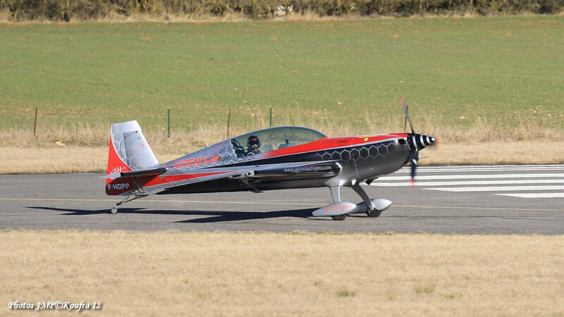 Photos JMP©Koufra 12 - La Cavalerie - Aérodrome - avion - Voltige - Extra 300 - 03032019 - 0495