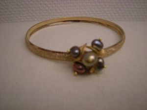 bracelet_bangle_freshpearls