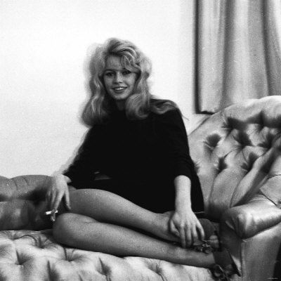1957-12-sofa-010-1