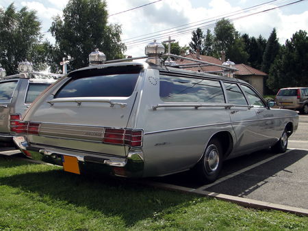 PLYMOUTH Fury III Custom Suburban Corbillard 1972 Festival des Voitures Anciennes de Hambach 2010 6