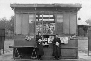 CPhoto Belfort Roseraie Kiosque Journaux 1925