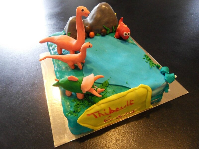 Gâteau dinosaure1