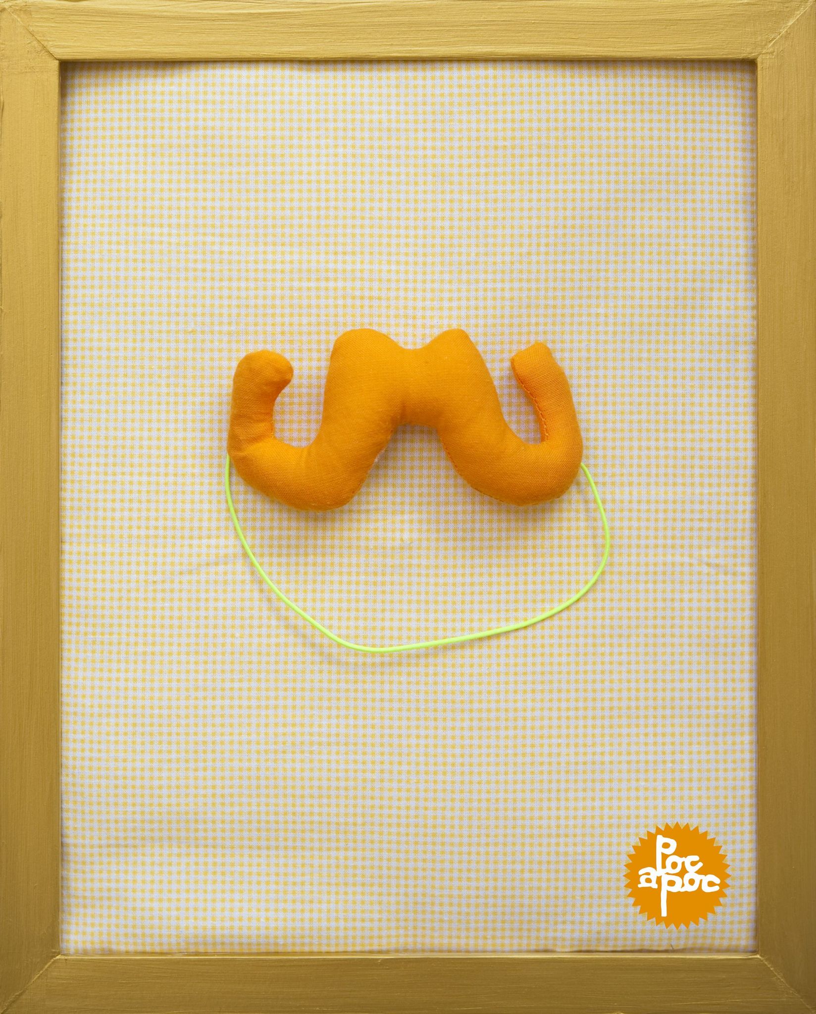 accessoire en tissu poc a poc garçon moustache orange logo