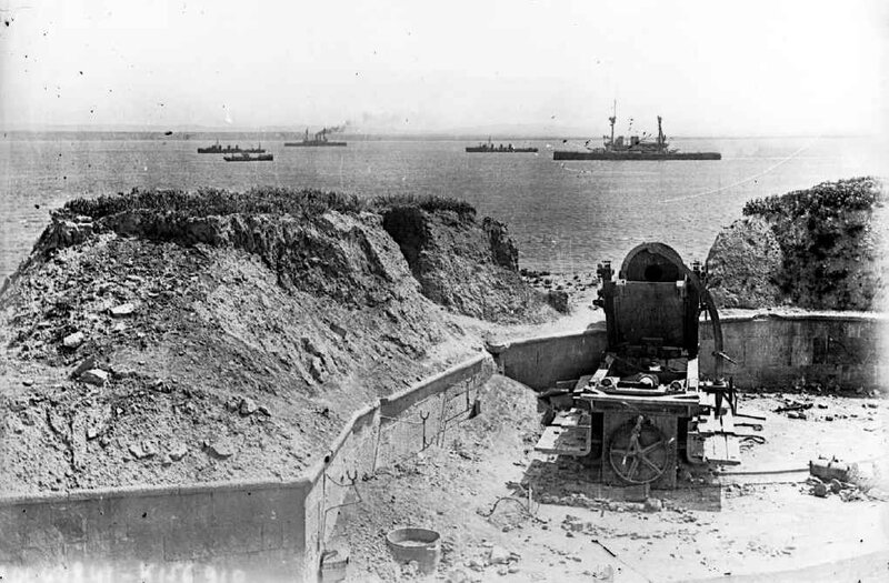 Flotte alliée vue des hauteurs du fort de Sedul-Bahr