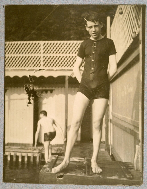 8A:Gaston Colin à la piscine de Corbeil