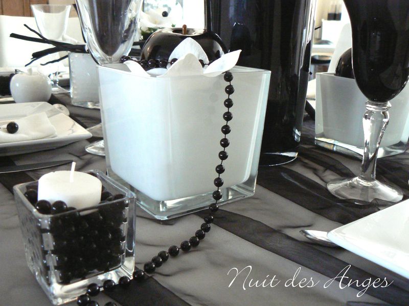 Nuit des anges décoratrice de mariage décoration de table noir et blanc 011