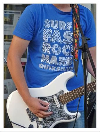 FM guitariste tshirt rock 210611