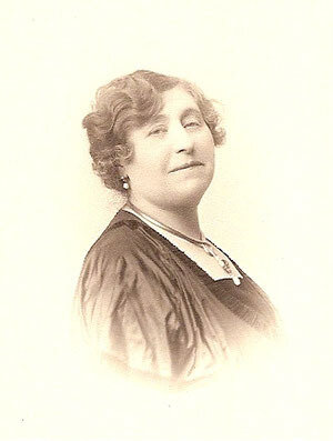 Marie-Thérèse Dethan-Roullet