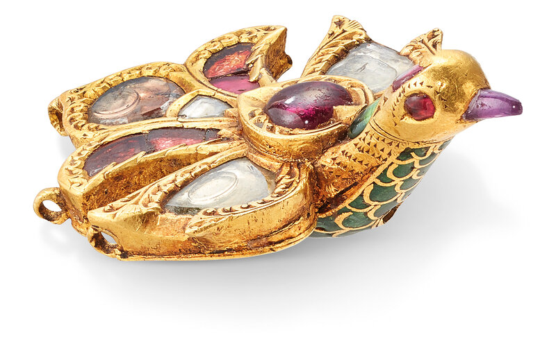 2019_CKS_17178_0095_000(a_small_gem_set_gold_pendant_in_the_form_of_a_bird_india_18th_century)