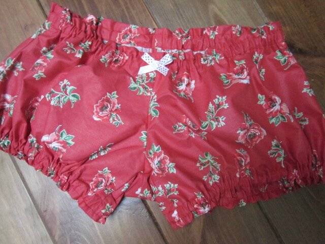 Culotte BIANCA en coton rouge imprimé coquelicots et noeud blanc à pois rouge (5)